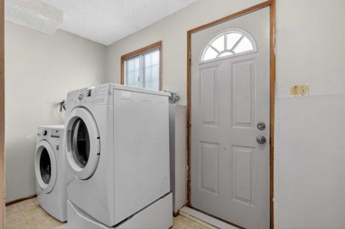 123 Rundleridge Way Ne, Calgary, AB - Indoor Photo Showing Laundry Room