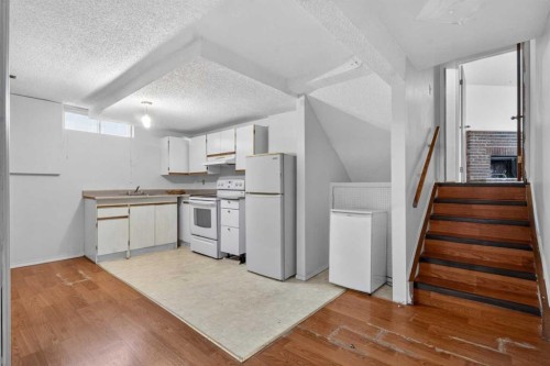 123 Rundleridge Way Ne, Calgary, AB - Indoor Photo Showing Kitchen