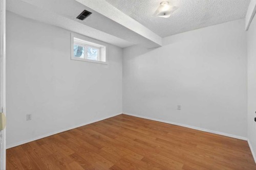 123 Rundleridge Way Ne, Calgary, AB - Indoor Photo Showing Other Room