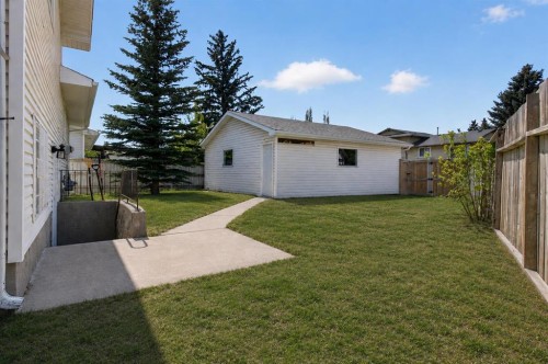 123 Rundleridge Way Ne, Calgary, AB - Outdoor With Exterior