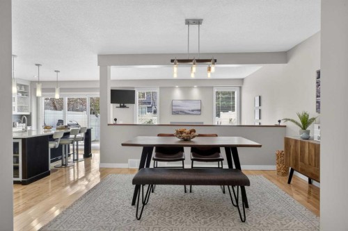 12 Wood Crescent Sw, Calgary, AB - Indoor Photo Showing Dining Room