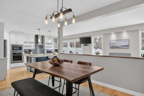 12 Wood Crescent Sw, Calgary, AB - Indoor Photo Showing Dining Room