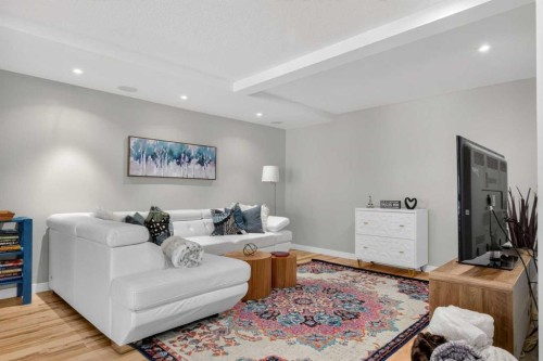 12 Wood Crescent Sw, Calgary, AB - Indoor