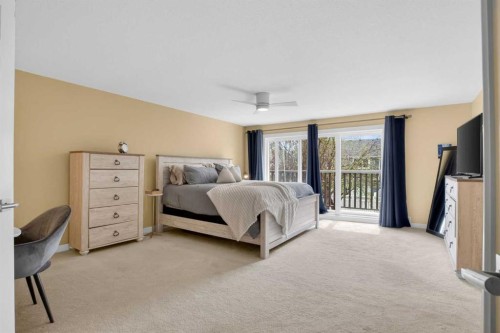 12 Wood Crescent Sw, Calgary, AB - Indoor Photo Showing Bedroom