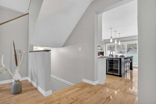 12 Wood Crescent Sw, Calgary, AB - Indoor Photo Showing Other Room