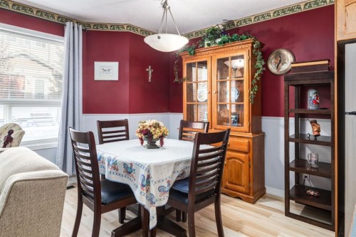 102 Cimarron Trail, Okotoks, AB - Indoor Photo Showing Dining Room
