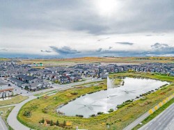 16 Yorkville Landing SW Calgary, AB T2X 5N8