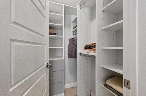 814 Cranbrook Walk Se, Calgary, AB - Indoor With Storage