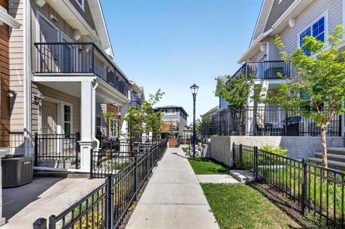 814 Cranbrook Walk Se, Calgary, AB - Outdoor