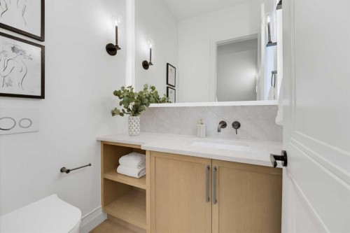 2032 52 Avenue Sw, Calgary, AB 