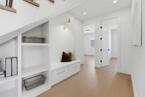 2032 52 Avenue Sw, Calgary, AB 
