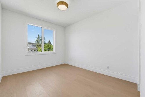 2032 52 Avenue Sw, Calgary, AB 