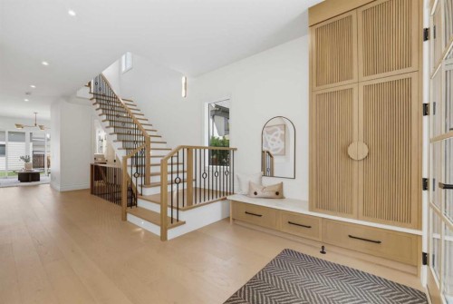 2032 52 Avenue Sw, Calgary, AB 