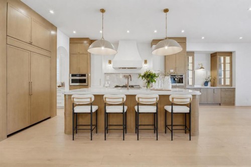 2032 52 Avenue Sw, Calgary, AB 
