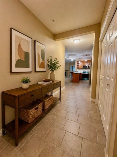 4107-24 Hemlock Crescent Sw, Calgary, AB - Indoor Photo Showing Other Room