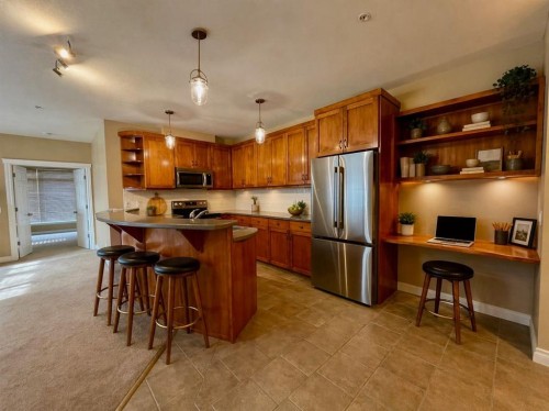 4107-24 Hemlock Crescent Sw, Calgary, AB - Indoor Photo Showing Kitchen