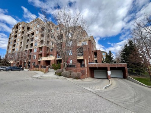 4107-24 Hemlock Crescent Sw, Calgary, AB - Outdoor With Facade