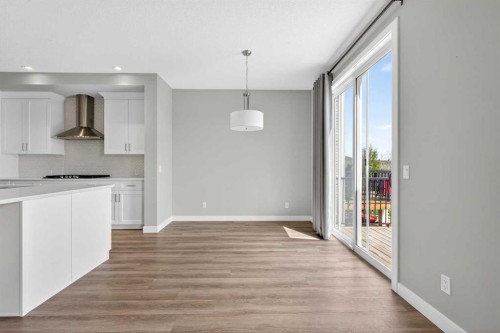 181 Buckskin Way, Cochrane, AB - Indoor Photo Showing Kitchen