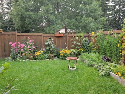 15 Bearberry Crescent Nw, Calgary, AB - Outdoor