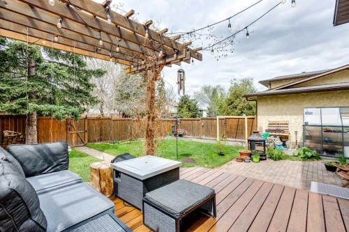 15 Bearberry Crescent Nw, Calgary, AB - Outdoor With Deck Patio Veranda