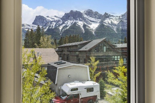 2-817 4Th Street, Canmore, AB - 