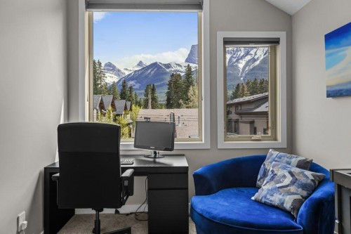 2-817 4Th Street, Canmore, AB - Indoor Photo Showing Office