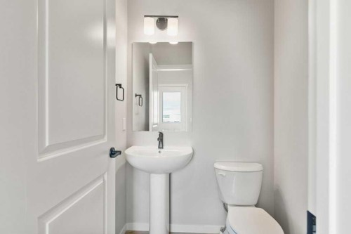 123 Montane Link Se, High River, AB - Indoor Photo Showing Bathroom