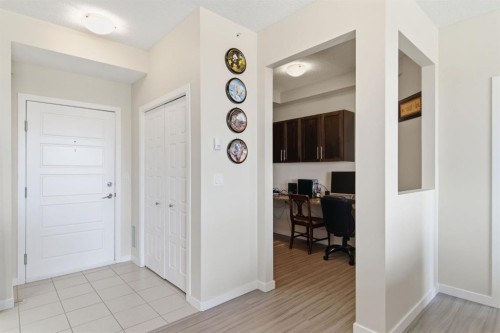 408-207 Sunset Drive, Cochrane, AB - Indoor Photo Showing Other Room