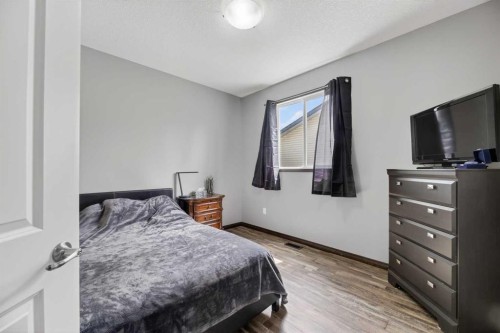 107 Westridge Place, Didsbury, AB - Indoor Photo Showing Bedroom