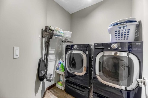 107 Westridge Place, Didsbury, AB - Indoor Photo Showing Laundry Room
