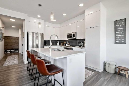 29 Sundown Close, Cochrane, AB - Indoor Photo Showing Kitchen With Upgraded Kitchen