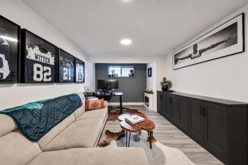 29 Sundown Close, Cochrane, AB - Indoor Photo Showing Living Room