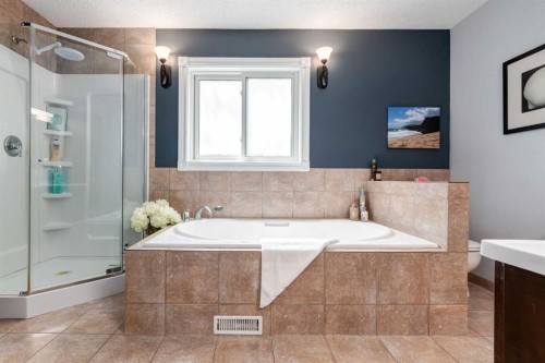 133 Sandpiper Circle Nw, Calgary, AB 