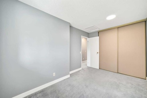 23-6915 Ranchview Drive Nw, Calgary, AB - Indoor Photo Showing Other Room
