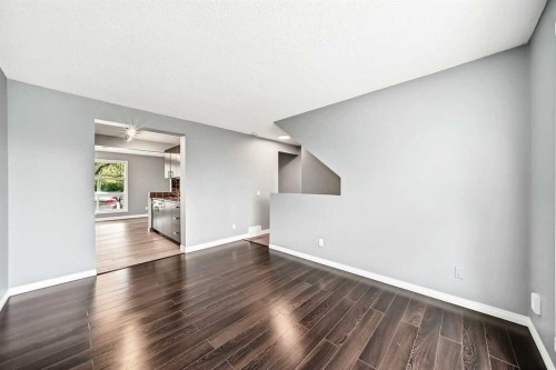 23-6915 Ranchview Drive Nw, Calgary, AB - Indoor Photo Showing Other Room
