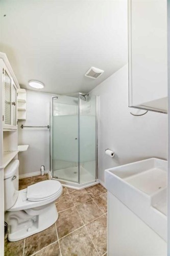 23-6915 Ranchview Drive Nw, Calgary, AB - Indoor Photo Showing Bathroom