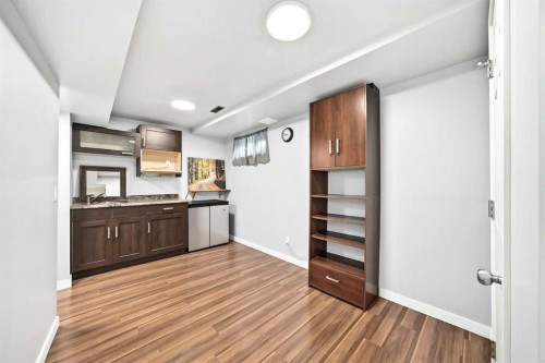 23-6915 Ranchview Drive Nw, Calgary, AB - Indoor Photo Showing Kitchen