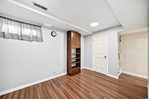 23-6915 Ranchview Drive Nw, Calgary, AB - Indoor Photo Showing Other Room
