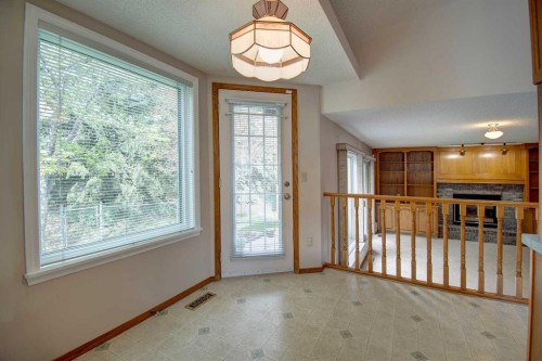 345 Sandringham Court Nw, Calgary, AB - Indoor Photo Showing Other Room