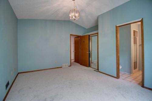345 Sandringham Court Nw, Calgary, AB - Indoor Photo Showing Other Room