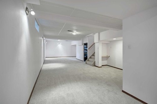 345 Sandringham Court Nw, Calgary, AB - Indoor Photo Showing Other Room