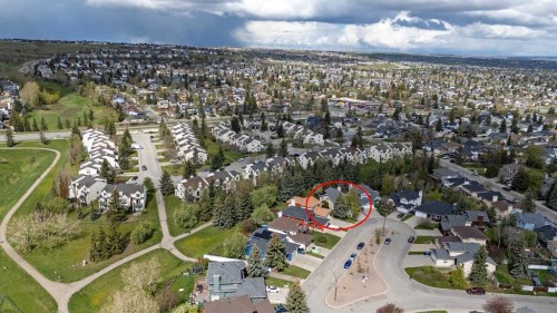 345 Sandringham Court Nw, Calgary, AB - Outdoor With View
