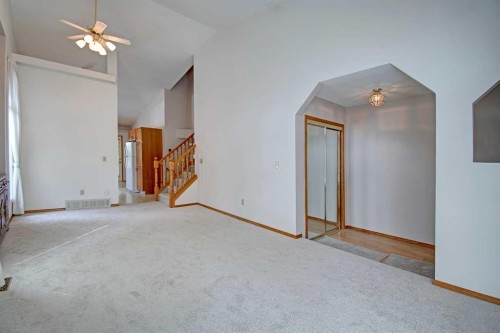 345 Sandringham Court Nw, Calgary, AB - Indoor Photo Showing Other Room