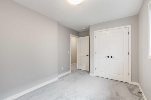 247 Hillcrest Heights Sw, Airdrie, AB - Indoor Photo Showing Other Room