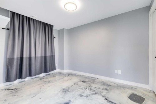 247 Hillcrest Heights Sw, Airdrie, AB - Indoor Photo Showing Other Room