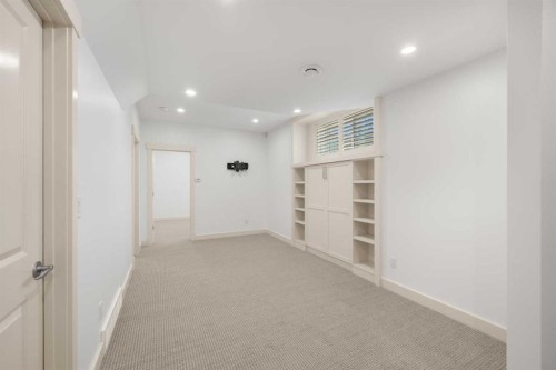 2341 6 Avenue Nw, Calgary, AB - Indoor Photo Showing Other Room