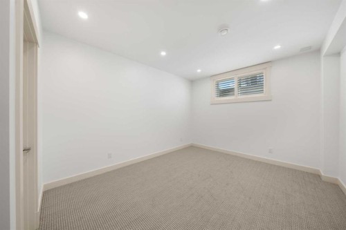 2341 6 Avenue Nw, Calgary, AB - Indoor Photo Showing Other Room