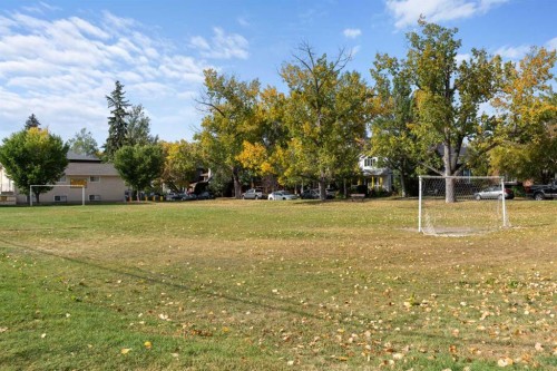 2341 6 Avenue Nw, Calgary, AB - Outdoor