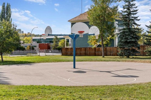 2341 6 Avenue Nw, Calgary, AB - Outdoor