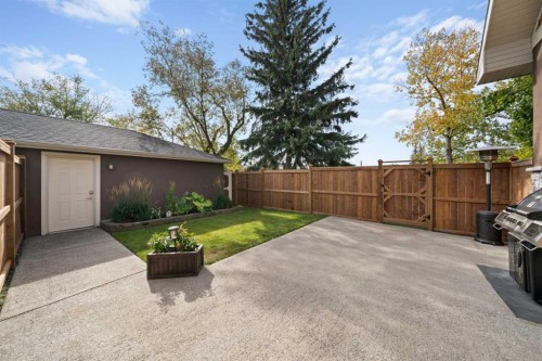 2341 6 Avenue Nw, Calgary, AB - Outdoor